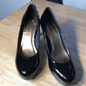 NWOT Madden Girl black pumps